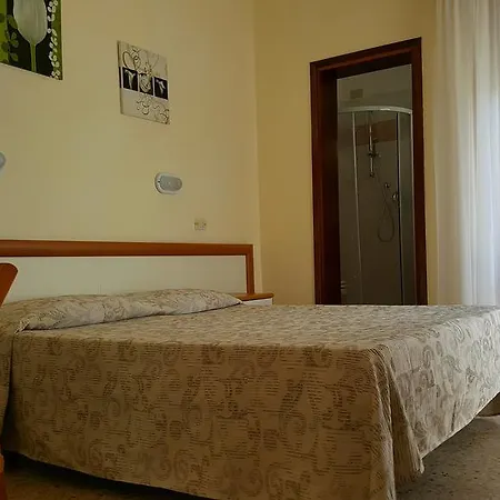 Marietta 3*