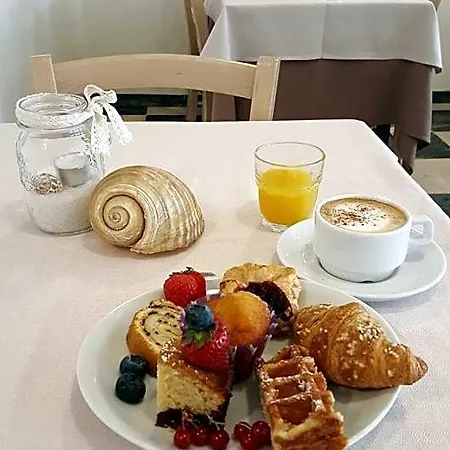 Marietta 3*