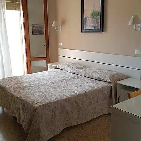 Otel Marietta 3*